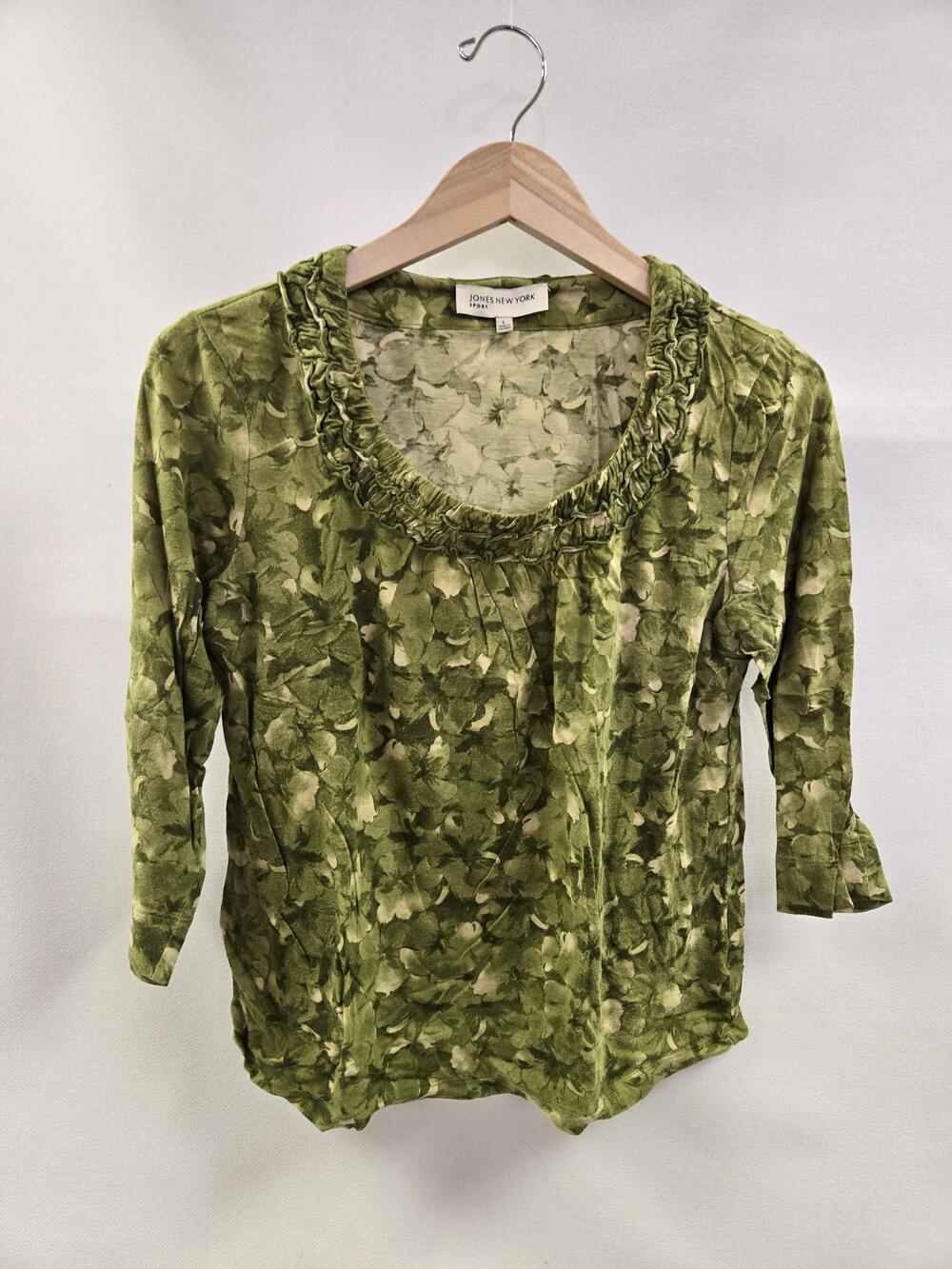 Jones New York Sport Shirt Womens Large Green Floral Ruffle Neck 3/4 Sleeve